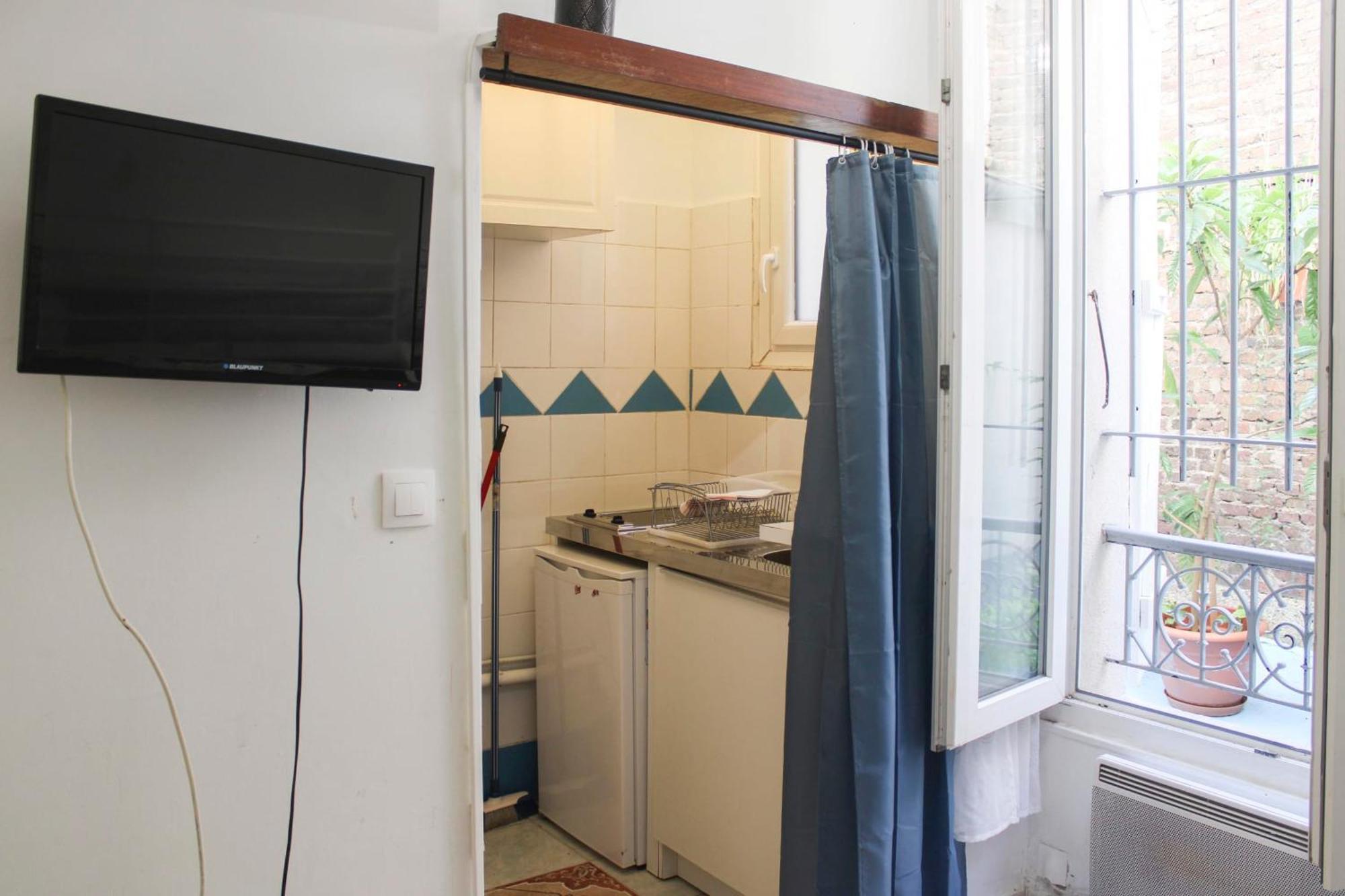 Bright Studio Located Near Paris Пантен Экстерьер фото